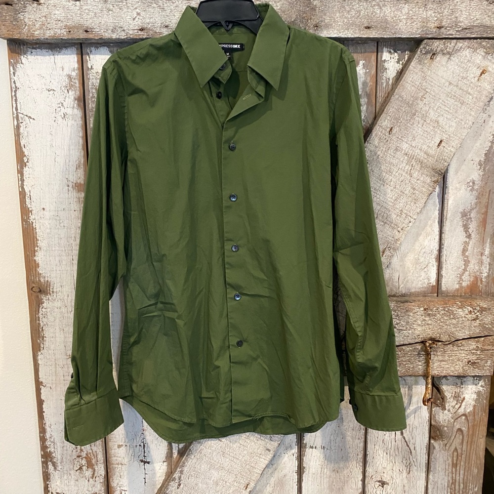 Men’s dress button shirt